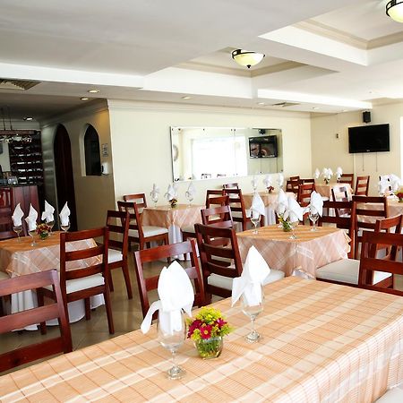 Hotel Los Jardines Santiago De Los Caballeros Buitenkant foto
