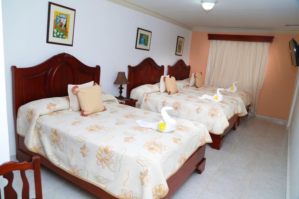 Hotel Los Jardines Santiago De Los Caballeros Buitenkant foto