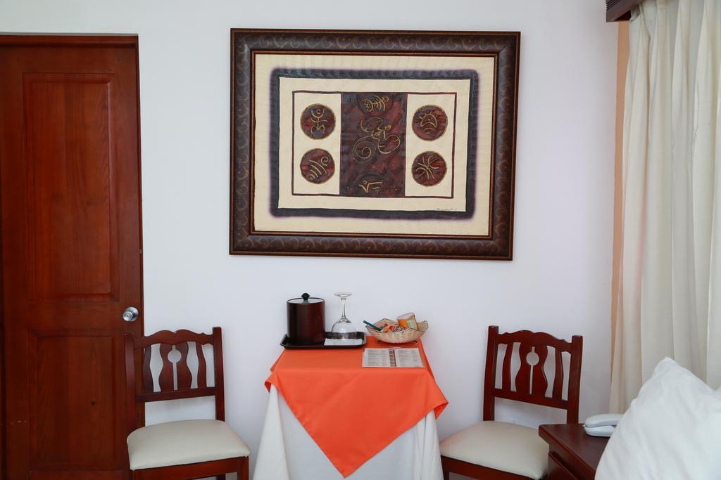 Hotel Los Jardines Santiago De Los Caballeros Buitenkant foto