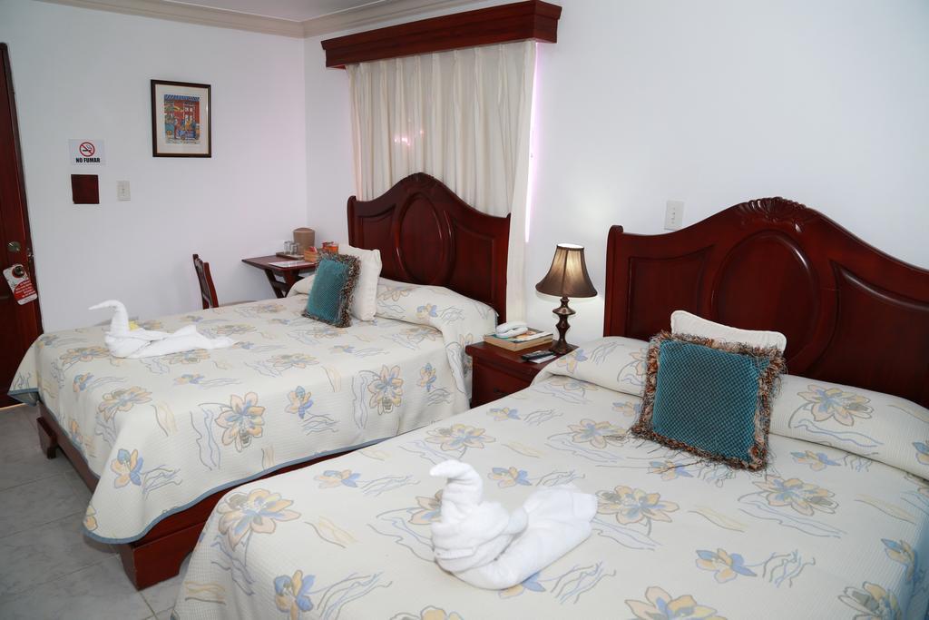 Hotel Los Jardines Santiago De Los Caballeros Buitenkant foto