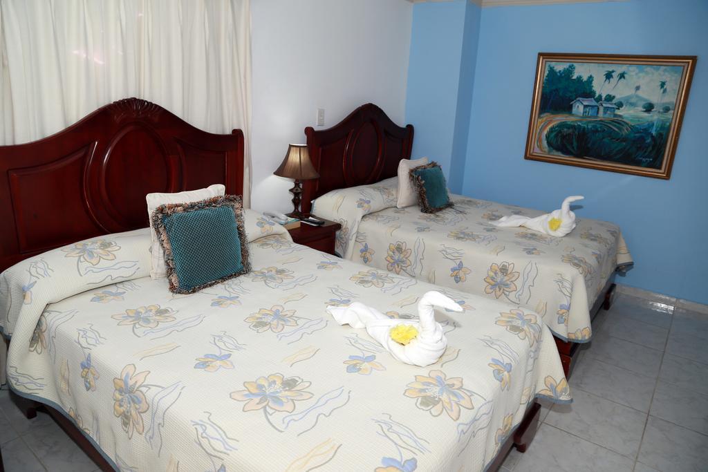 Hotel Los Jardines Santiago De Los Caballeros Buitenkant foto