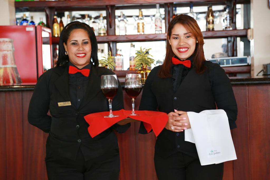 Hotel Los Jardines Santiago De Los Caballeros Buitenkant foto