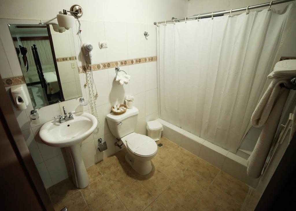Hotel Los Jardines Santiago De Los Caballeros Kamer foto