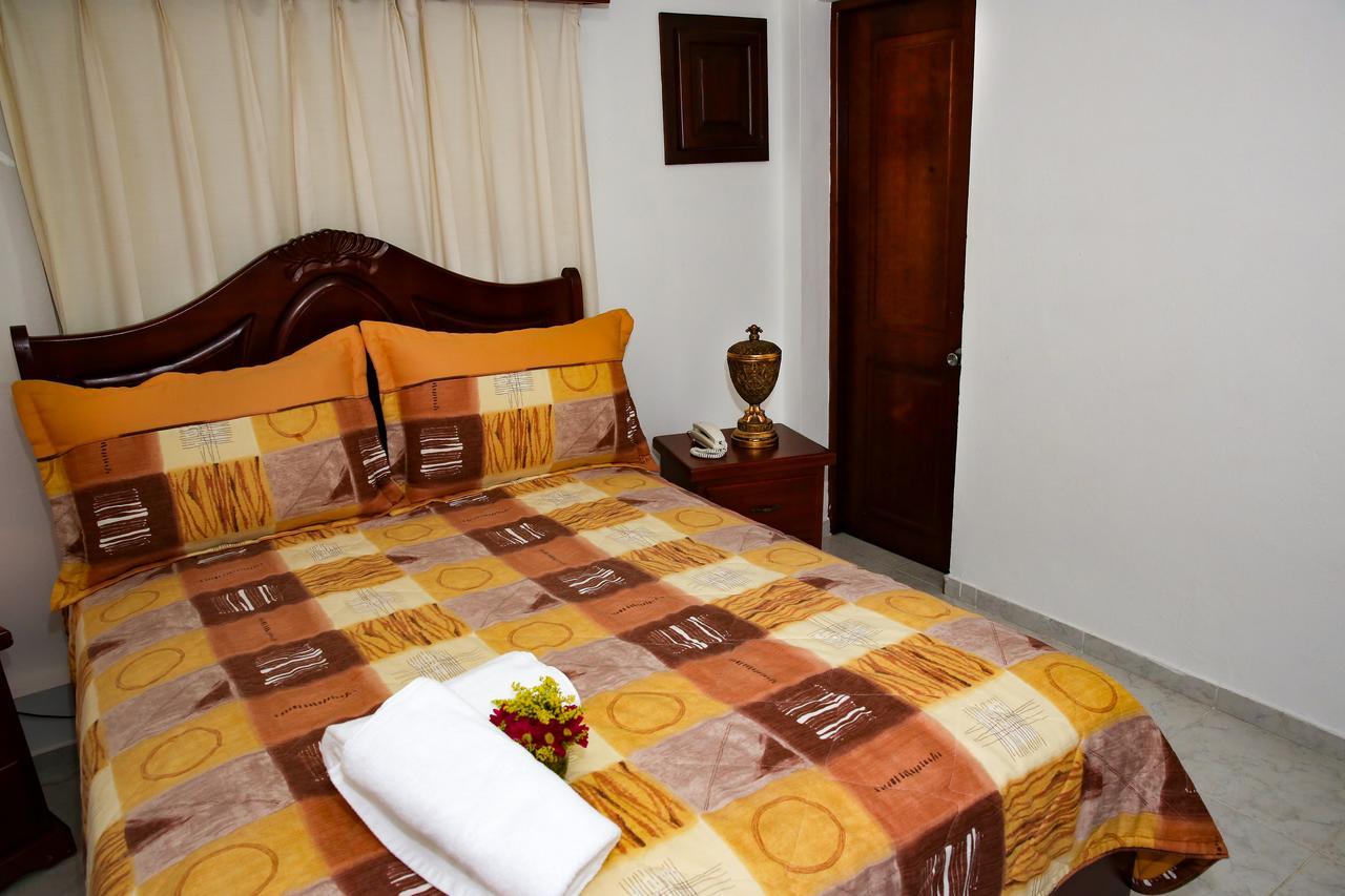 Hotel Los Jardines Santiago De Los Caballeros Buitenkant foto