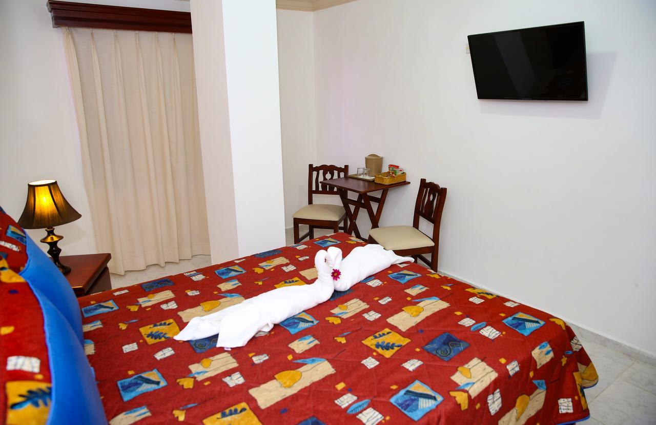 Hotel Los Jardines Santiago De Los Caballeros Buitenkant foto