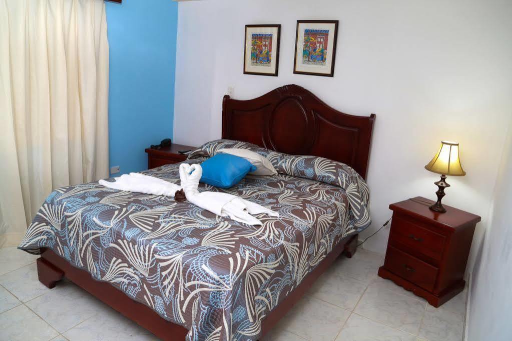 Hotel Los Jardines Santiago De Los Caballeros Buitenkant foto